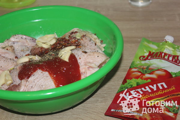 Филе куриного бедра, запеченное в томатном кетчупе фото к рецепту 2