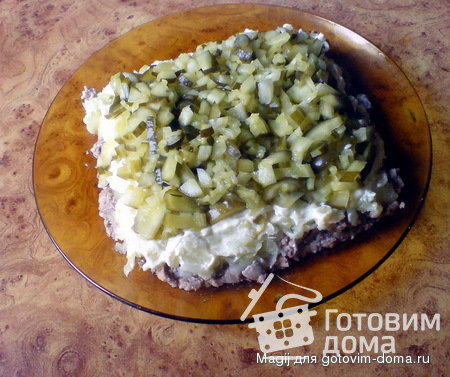 Салат Египетская пирамида с печенью трески фото к рецепту 3