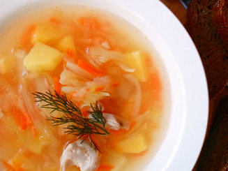 Щи из свежей капусты с курицей