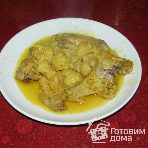 Куриные крылышки с цветной капустой в соусе