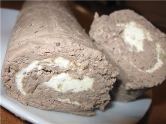 Паштет из печени с маслом и орехами