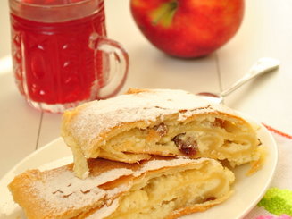 Австрийский штрудель (Topfenstrudel) с творожной начинкой