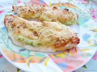 Куриное филе под кабачковой шубой