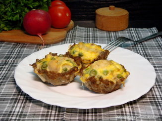 Мясные кексы с овощами