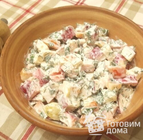 Грузинский салат с яблоками и перцем