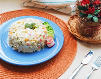 Салат с крабовыми палочками и капустой