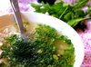Суп с курицей, горохом и чесноком