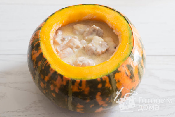 Тыква, фаршированная курицей и сыром (запеченная в духовке) фото к рецепту 9