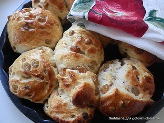 Булочки с изюмом