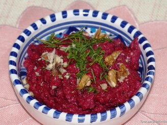 Салат из свеклы, чернослива, грецких орехов
