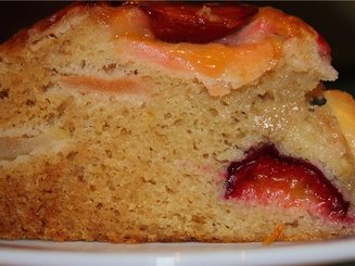Яблочный пирог со сливами