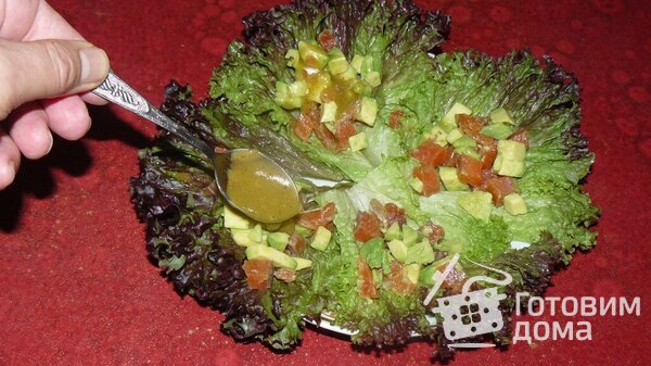 Салат с авокадо и лососем фото к рецепту 7
