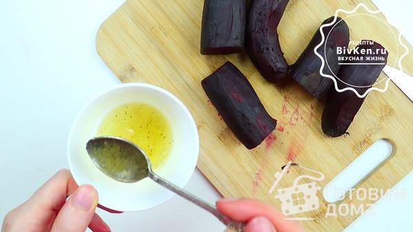 Салат из свеклы с чесноком, орехами и сыром на Новый Год фото к рецепту 3