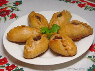 Открытые пирожки с сыром и зеленью