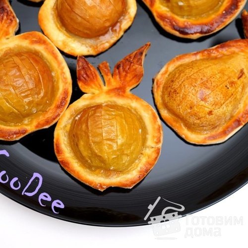 Слойки с яблоками и грушами