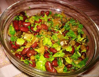 Салат из баклажан с красной фасолью "Баинган раджма"