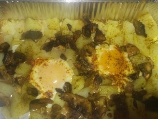 Яйца, запеченные с картофелем и грибами
