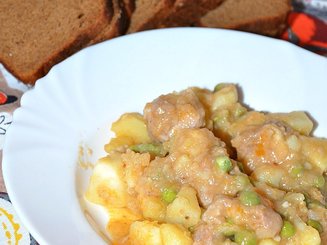 Мясное рагу, которое готовится само по себе