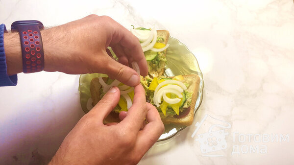 Бутерброды с салатом коул слоу и сыровяленой колбасой фото к рецепту 11