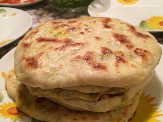 Хачапури с сыром и вареным яйцом: необычно, вкусно, недорого
