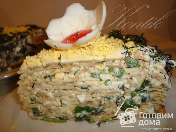 Блинный закусочный торт с яйцами и зеленью фото к рецепту 1