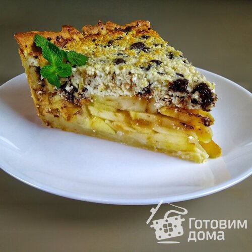 Яблочный пирог с шоколадом и творогом