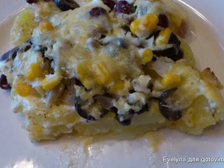 Запеканка из картофеля, фасоли и яиц