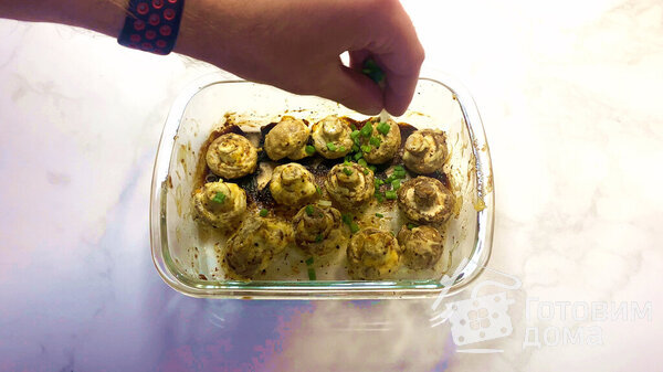 Закуска из шампиньонов: простой и быстрый рецепт запеченных грибов фото к рецепту 4