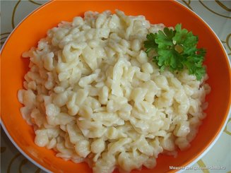 Шпецле с шампиньонами и беконом
