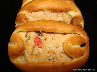 Пиде (турецкие лепешки) с фаршем, фетой и помидорами