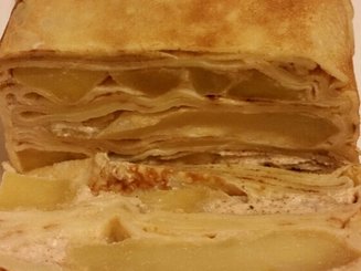 Блинный пирог с яблоками