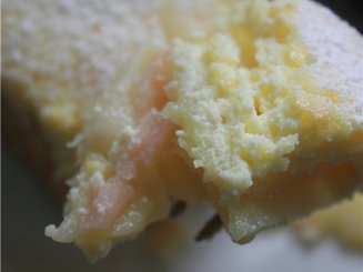 Яблочный пирог с творожной заливкой