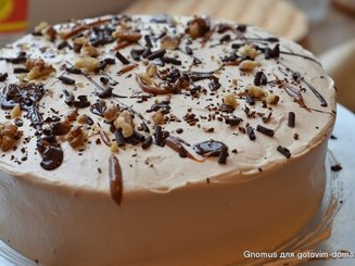 Яблочно-ореховый торт с карамельным кремом