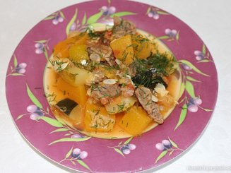 Мясное рагу с тыквой и цуккини