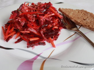 Салат из квашеной/кислой капусты и свеклы