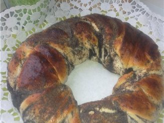 Эстонский венок с корицей и маком