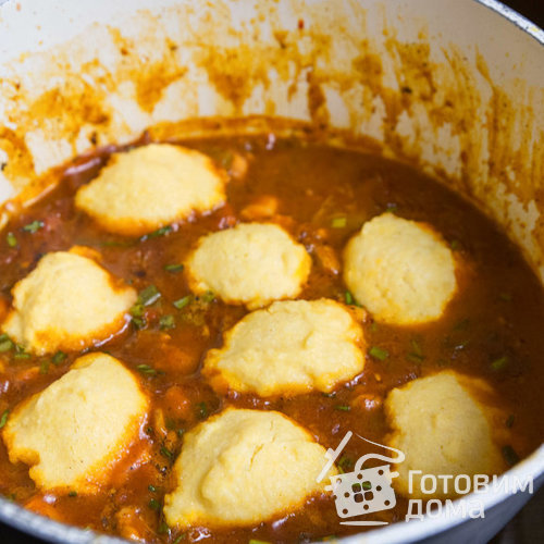 Рагу из курицы и овощей с кукурузными клецками