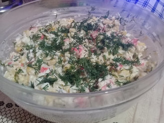 Салат из крабовых палочек с кукурузой