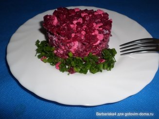 Салат из свеклы и зерненого творога