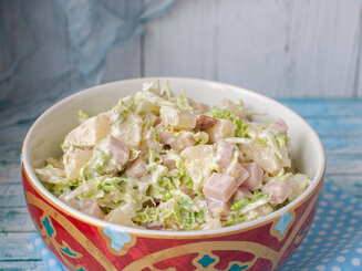 Салат с Капустой, Ананасом и Ветчиной