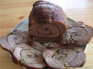 Свинной рулет с зеленью