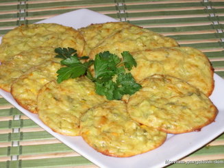 Кабачково-сырные оладьи, запечённые в духовке