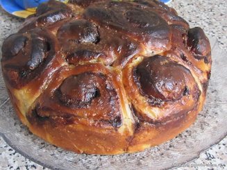 Сдобные булочки с какао к завтраку