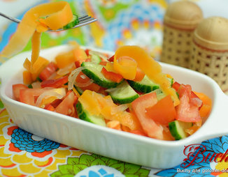 Овощной салат с маринованной морковью