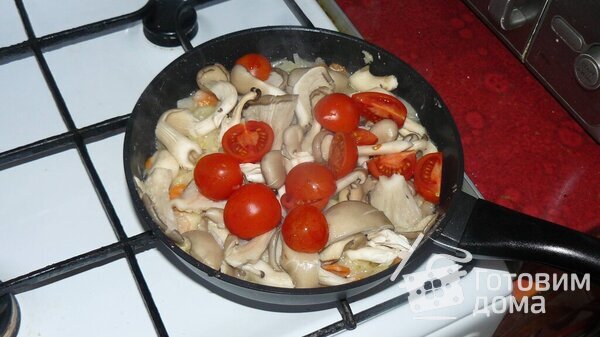 Куриная печень с грибами и овощами фото к рецепту 5