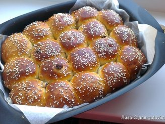 Булочки с изюмом