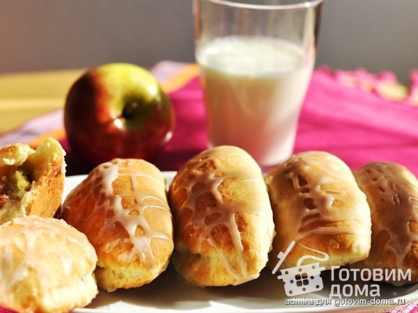 Творожные пирожки с яблоками и изюмом фото к рецепту 1