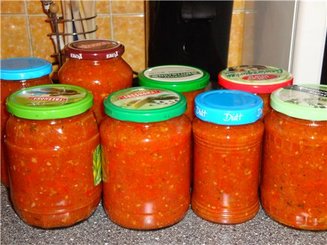 Остро-сладкая закуска из помидор