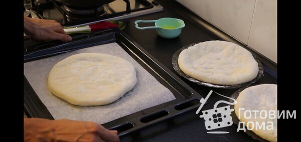 Пироги с сыром на сковороде/универсальное дрожжевое тесто фото к рецепту 9