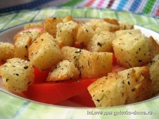 Салат из помидоров с прованскими крутонами
